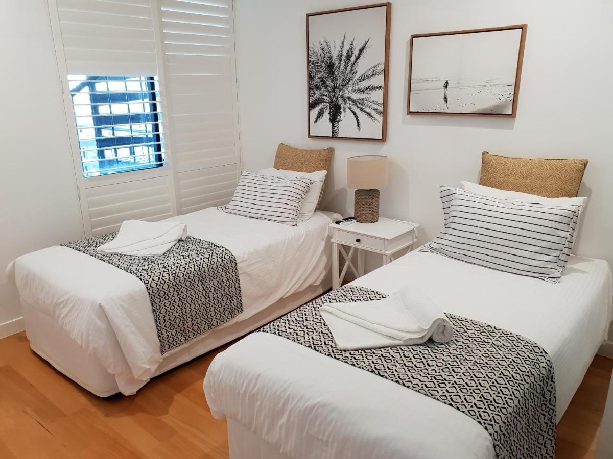 Kings Row Apartments Caloundra Buitenkant foto