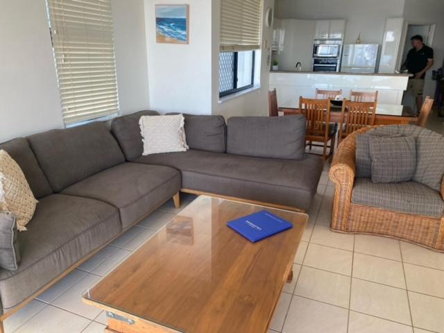 Kings Row Apartments Caloundra Buitenkant foto