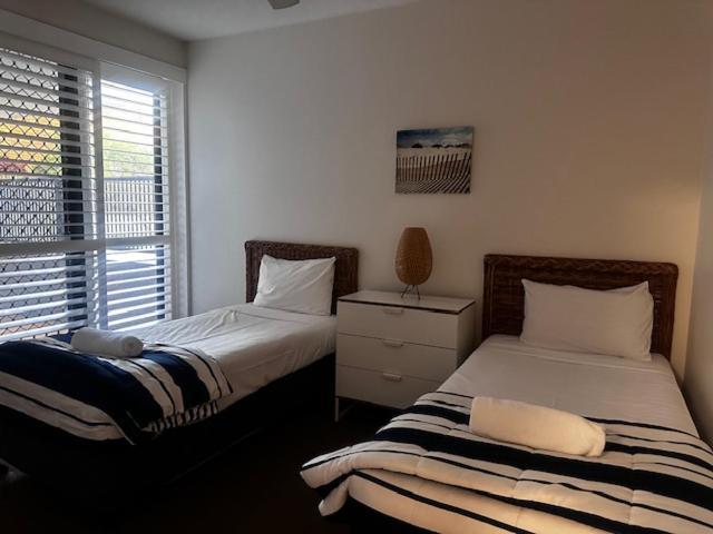 Kings Row Apartments Caloundra Buitenkant foto