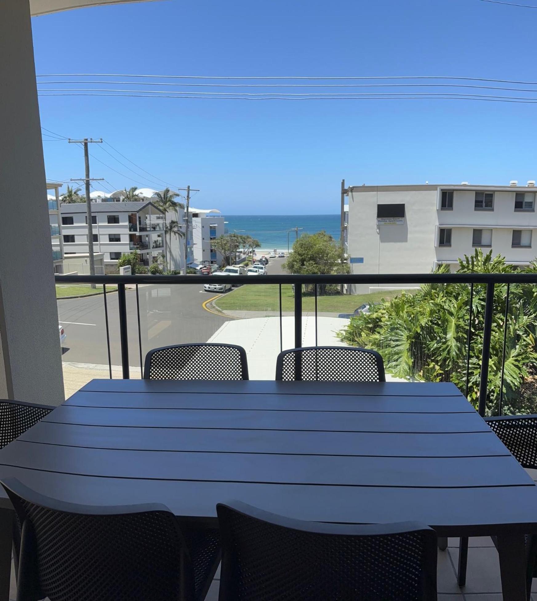 Kings Row Apartments Caloundra Buitenkant foto